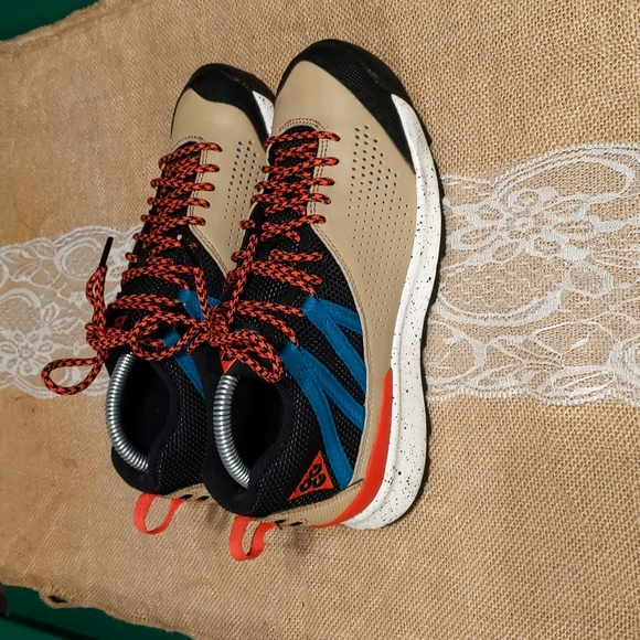 Nike ACG Okwahn II "Desert" Men's Hiking Shoes Sz 6, Black/Tan/Orange, Like New - Picture 3 of 7